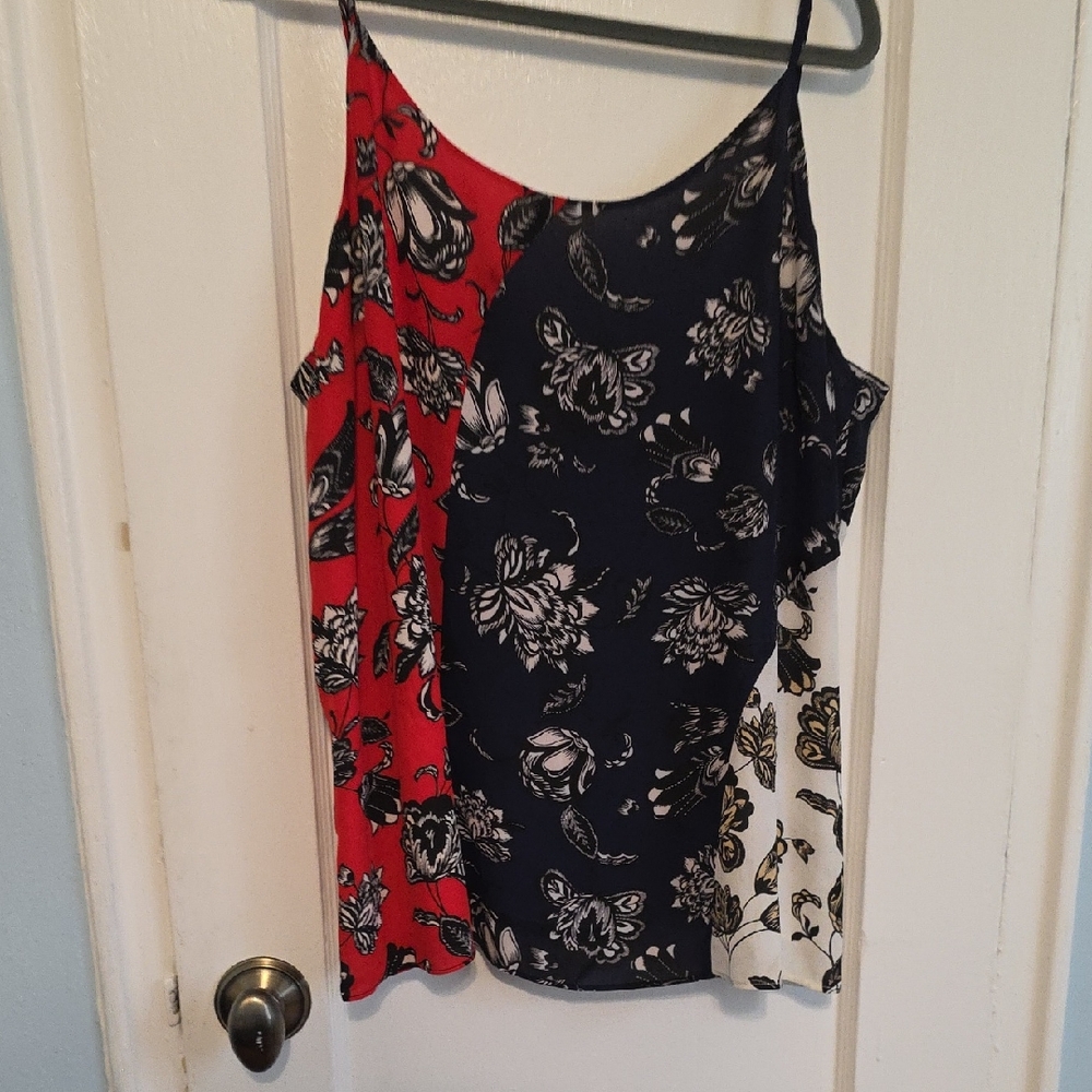 Vince Camuto Red and Black A Sleeveless Camisole